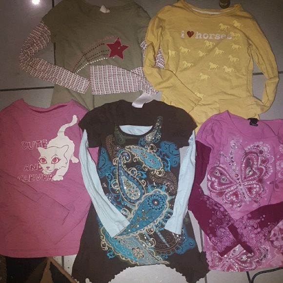 Lot of 5 graphic long-sleeved tees